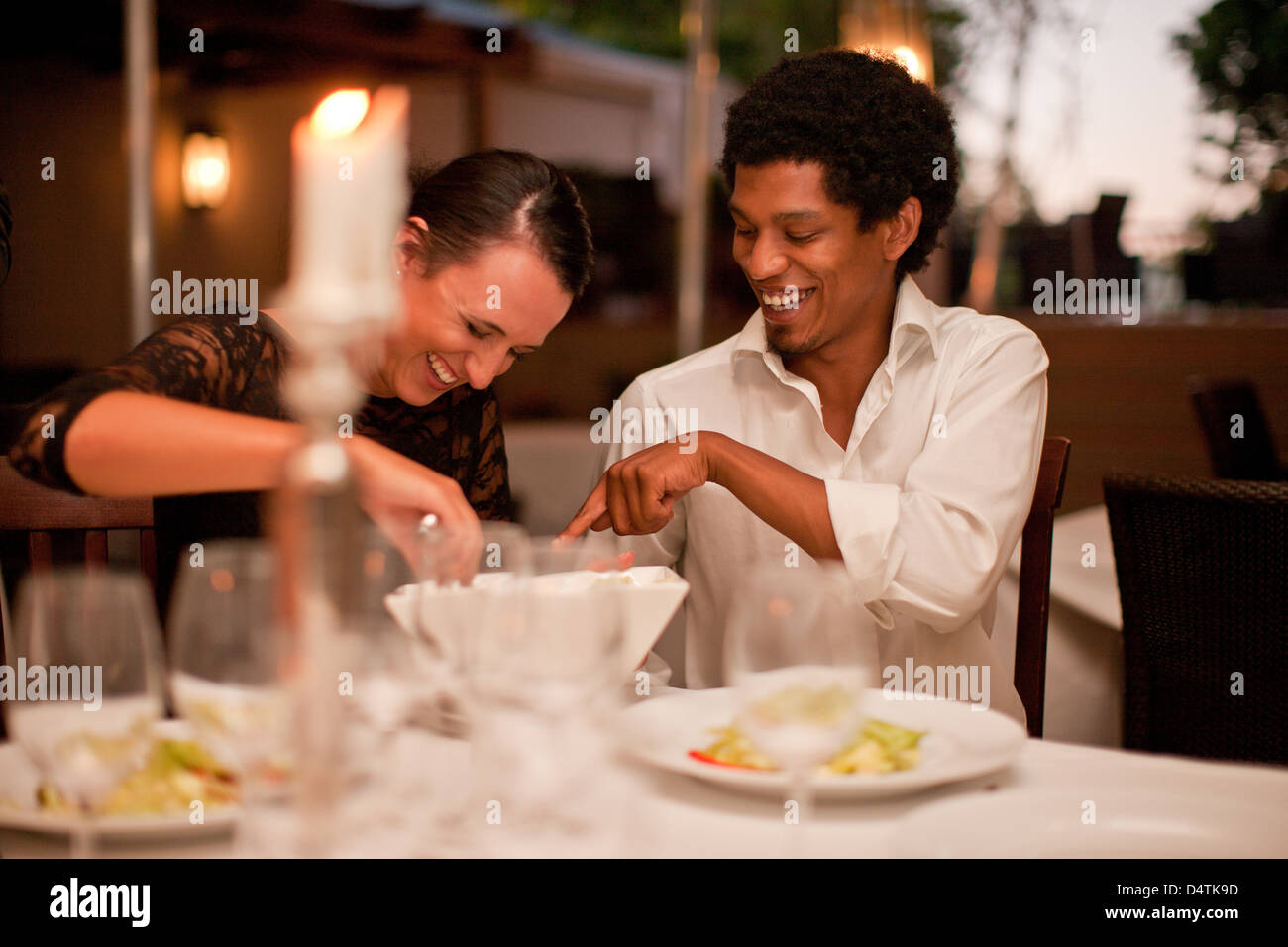 Couple having dinner in restaurant Banque D'Images