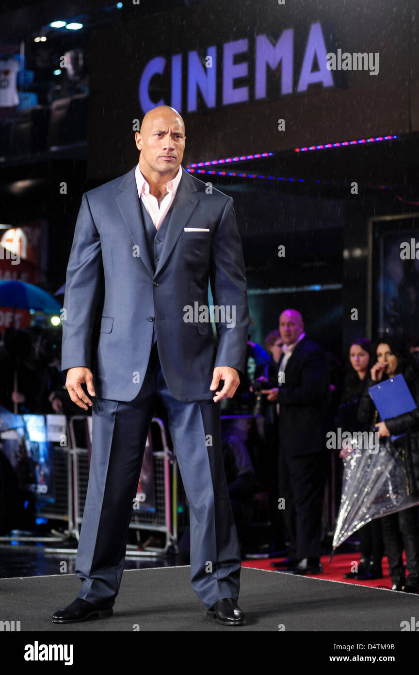 Dwayne Johnson assiste à la GOURDE HOLLANDAIS JOE UK Création le 18/03/2013 à l'Empire Leicester Square, Londres. Les personnes sur la photo : Dwayne Johnson, acteur, le rock. Photo par Julie Edwards Banque D'Images