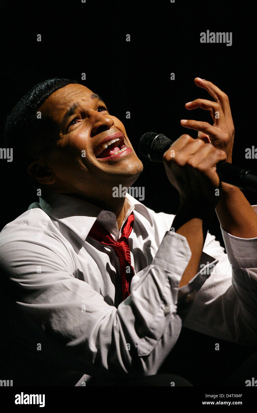 Jimmie Wilson comme Barack Obama lors d'un essai de la comédie musicale 'Hope' à Offenbach, Allemagne, 19 novembre 2009. Encore de l'histoire dépeint Obama et les événements sociaux et événements dans une communauté multiculturelle de Chicago. 'Hope' sera présentée à Francfort-sur-Main, le 17 janvier 2010. Photo : Marius Becker Banque D'Images