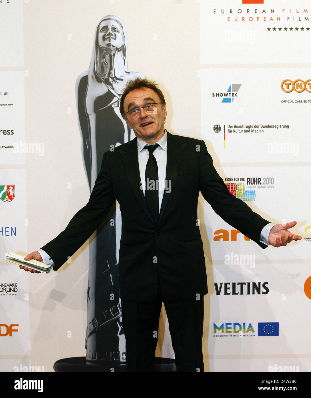 Danny Boyle directeur britannique assiste à la cérémonie de remise des prix pour les European Film Awards 2009 à 'Jahrhunderthalle' à Bochum, Allemagne, 12 décembre 2009. L'European Film Award, qui est souvent appelé l'Oscar, est décerné chaque année dans 16 catégories par la European Film Academy. Photo : Roland Weihrauch Banque D'Images