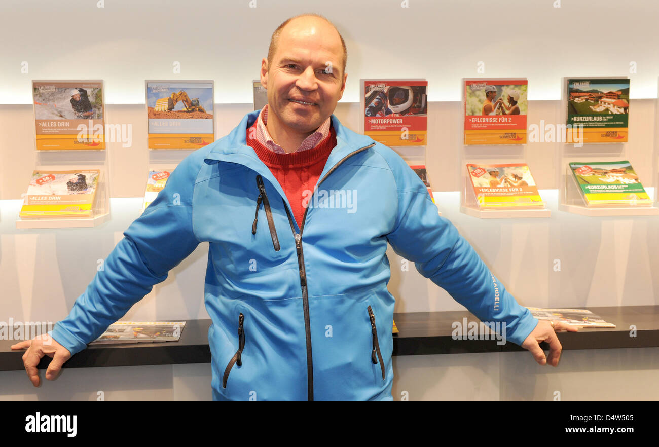 Ancien skieur alpin Marc Girardelli à la nouvelle 'Jochen Schweizer' shop à Munich, Allemagne, le 16 décembre 2009. Photo : Felix Hoerhager Banque D'Images