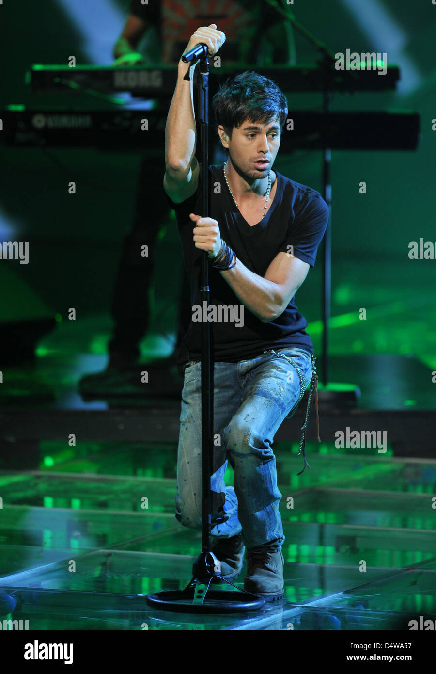 Singer enrique iglesias Banque de photographies et d’images à haute ...