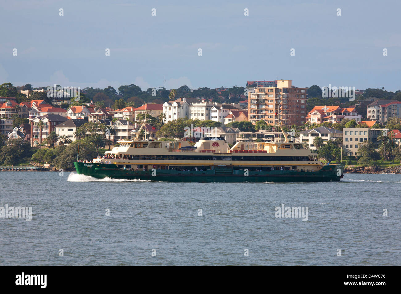 Le port de Sydney Collaroy 'ferry' Manly passant de la basse côte nord de Sydney, Australie Banque D'Images