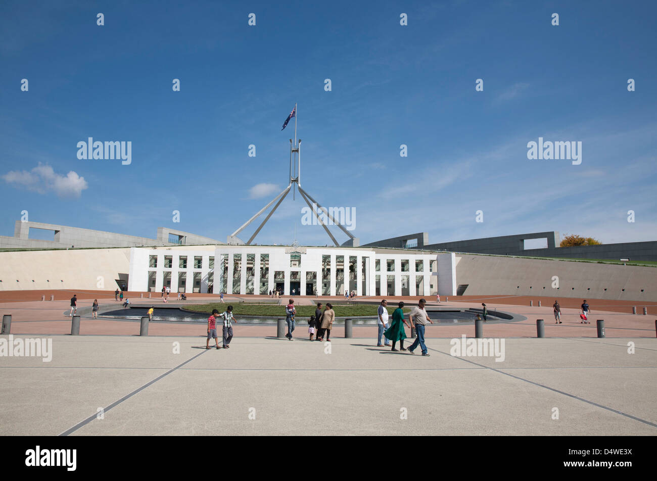 Les touristes indiens et les voyageurs qui visitent la Maison du Parlement sur le Capital Hill Canberra Australie Banque D'Images