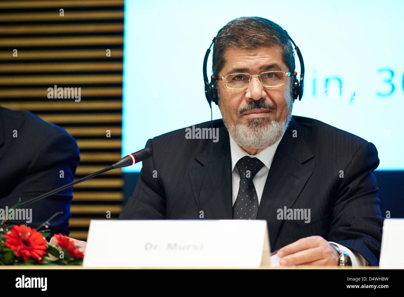 Berlin, 30 janvier 2013. Au cours de la visite du Président égyptien Mohammed Morsi a lieu la conférence de la Commission mixte économique German-Egyptian au Ministère fédéral de l'économie et de la Technologie (BMWi) à Berlin. La session est dirigée par le ministre fédéral M. Philipp Rösler, et le Ministre égyptien de l'Industrie et du Commerce, Hatem Saleh. Foto : Mohammed Morsi représenté à la conférence de la Commission mixte économique German-Egyptian Banque D'Images