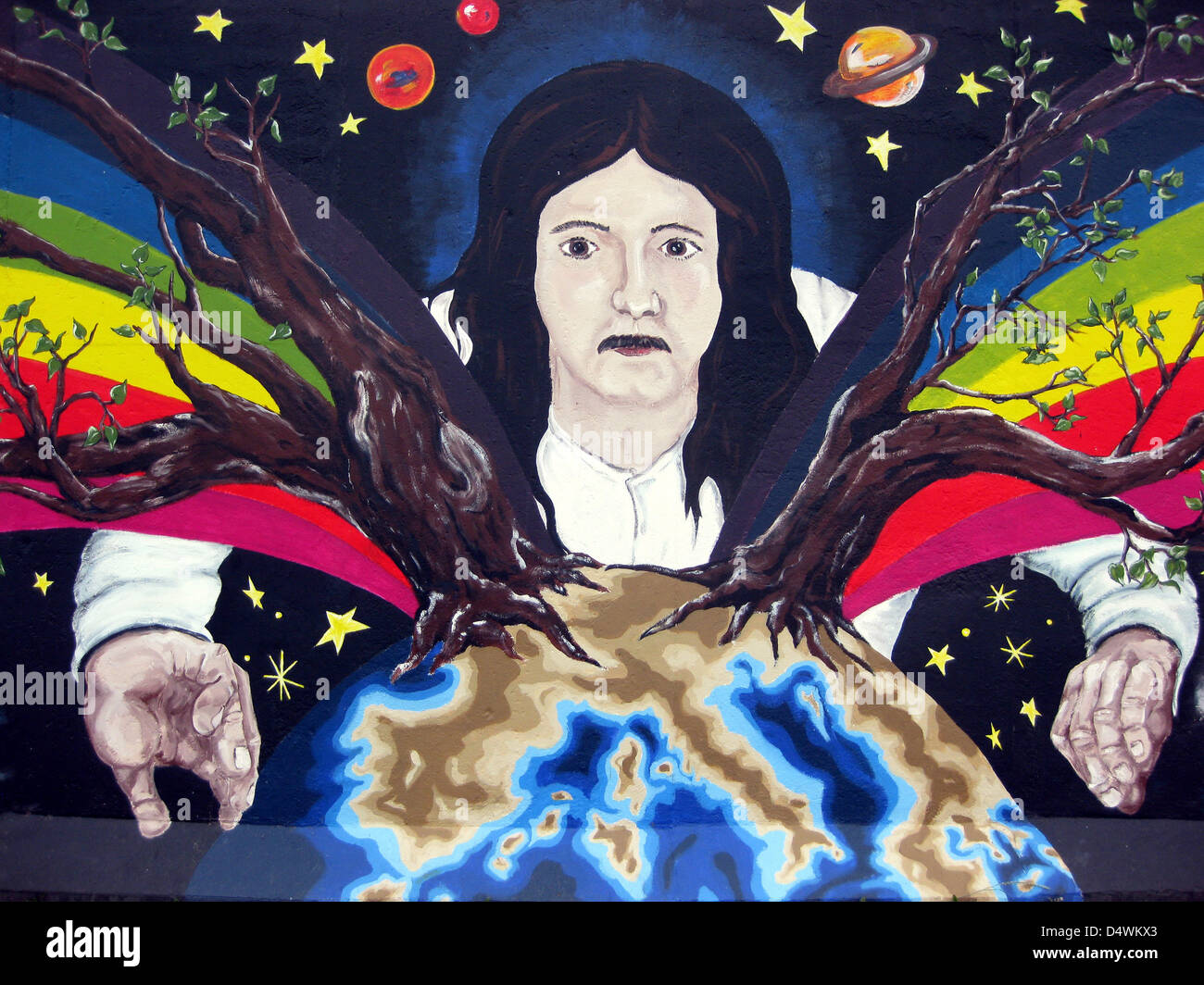 L'oeuvre de Catrin Resch, 'Europas Frühling (printemps), l'Europe est représenté sur une section du mur de Berlin à l'East Side Gallery sur Mühlenstrasse à Berlin, en Allemagne, en août 2009. Les pièces en béton du mur de Berlin entre la gare Ostbahnhof et Warschauer Strasse ont été peintes par des artistes internationaux, après l'ouverture de la frontière allemande en novembre 1989. Photo : Dieter Palm Banque D'Images