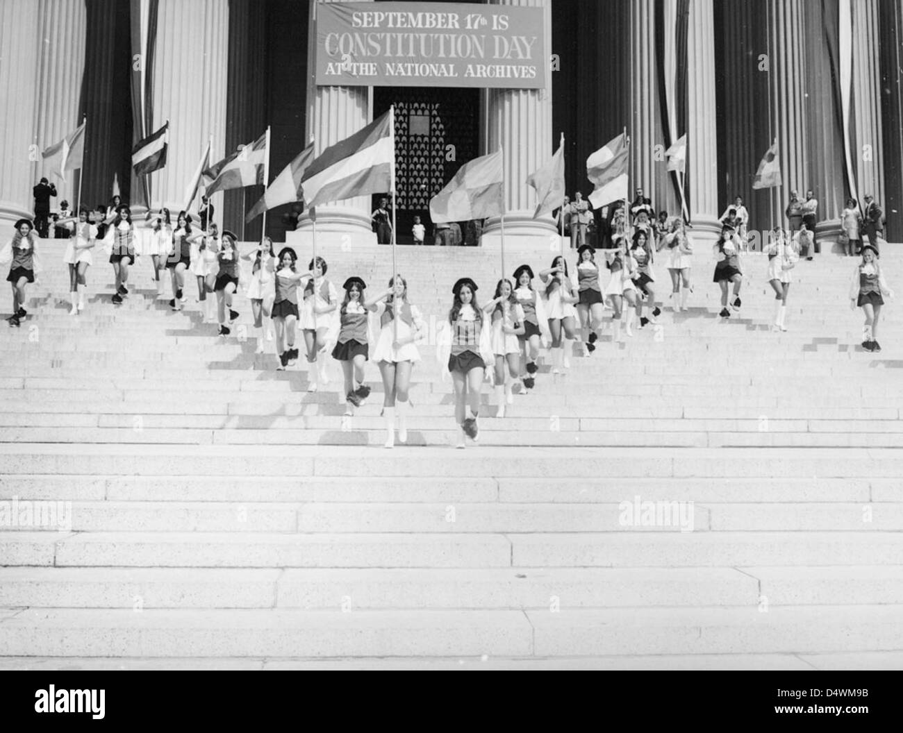 Photographie des colons de la Marche de Jefferson High School qui se sont mis en scène sur les marches du bâtiment des Archives nationales le jour de la Constitution, 1974 Banque D'Images