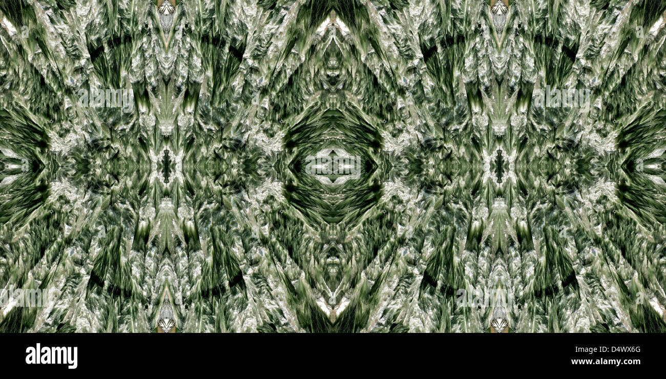 Le Clinochlore / Seraphinite - tranche polie - motif symétrique fait à partir de l'image répétée Banque D'Images
