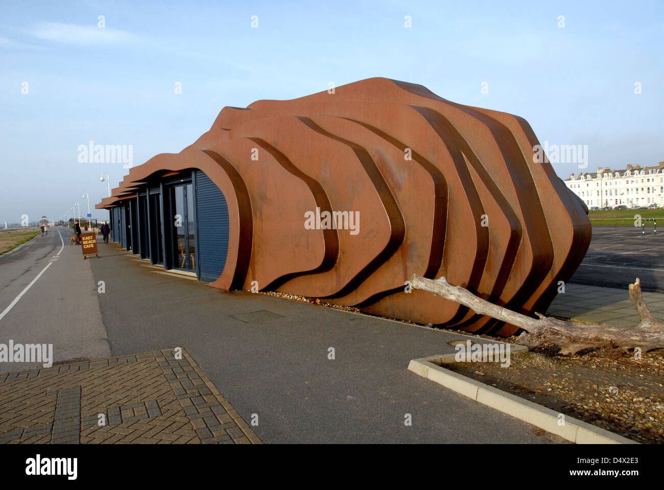 L'architecture primée d'East Beach café conçu par Heatherwick Studio sur front de Littlehampton Sussex UK Banque D'Images