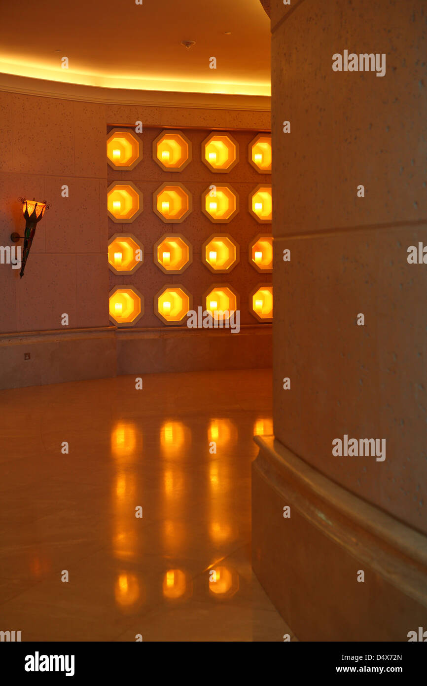 Tourné de l'intérieur de l'hôtel Atlantis à Dubaï, Émirats Arabes Unis Banque D'Images