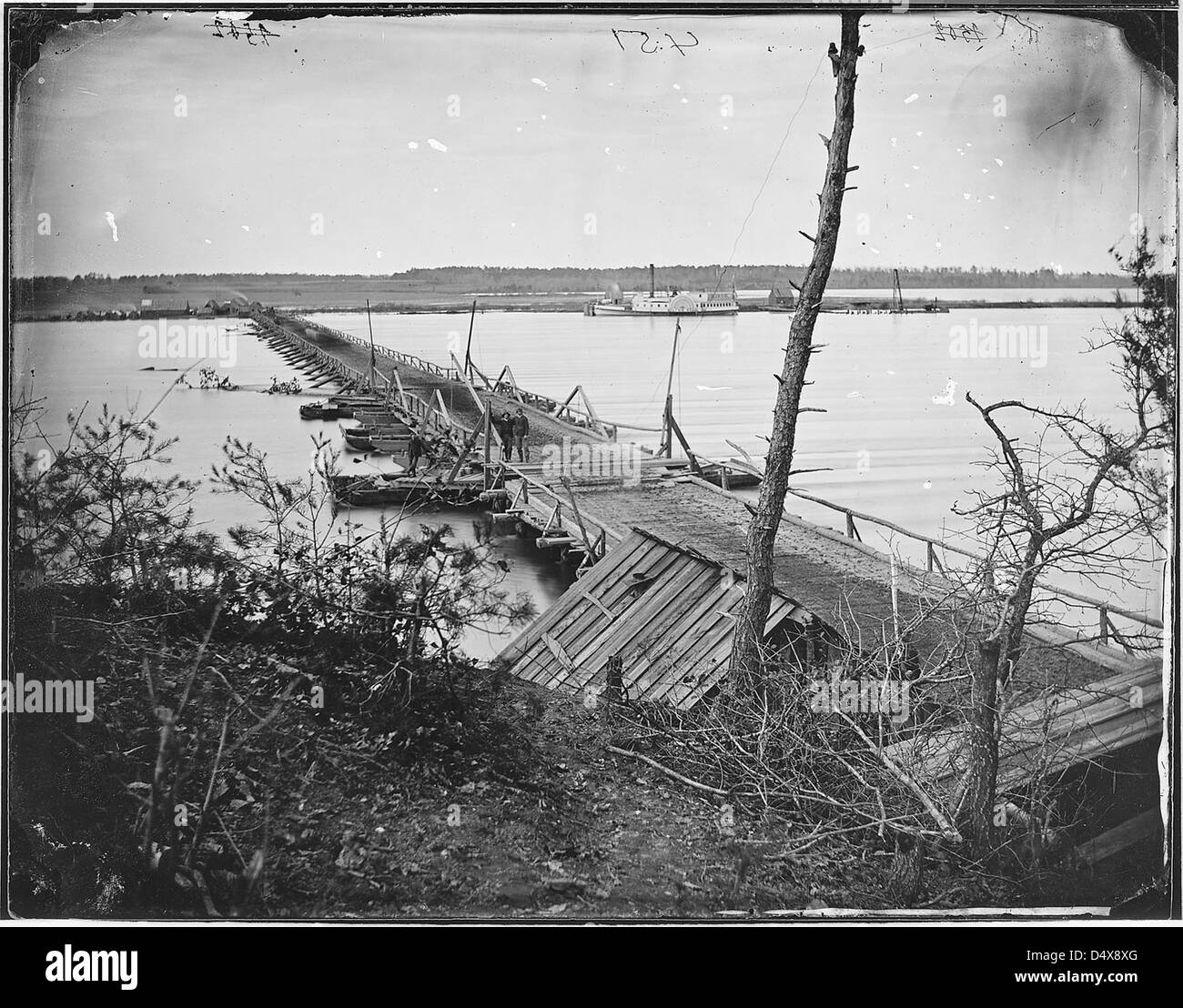 Pont de bateaux sur la Rivière James Banque D'Images