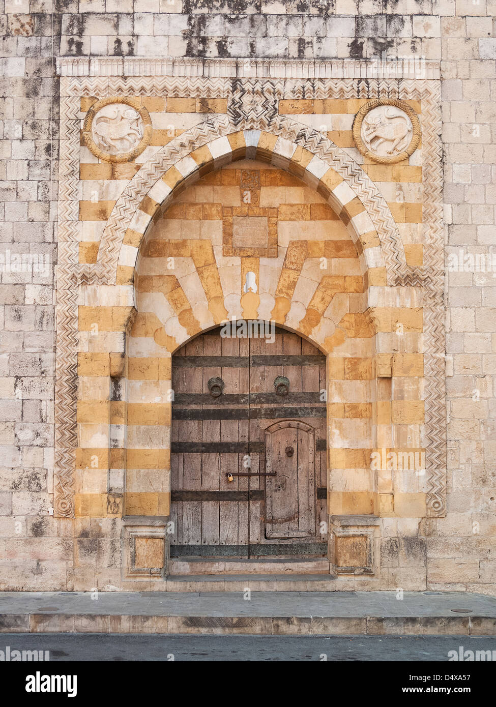 Porte de l'église chrétienne près de Beyrouth au Liban Banque D'Images