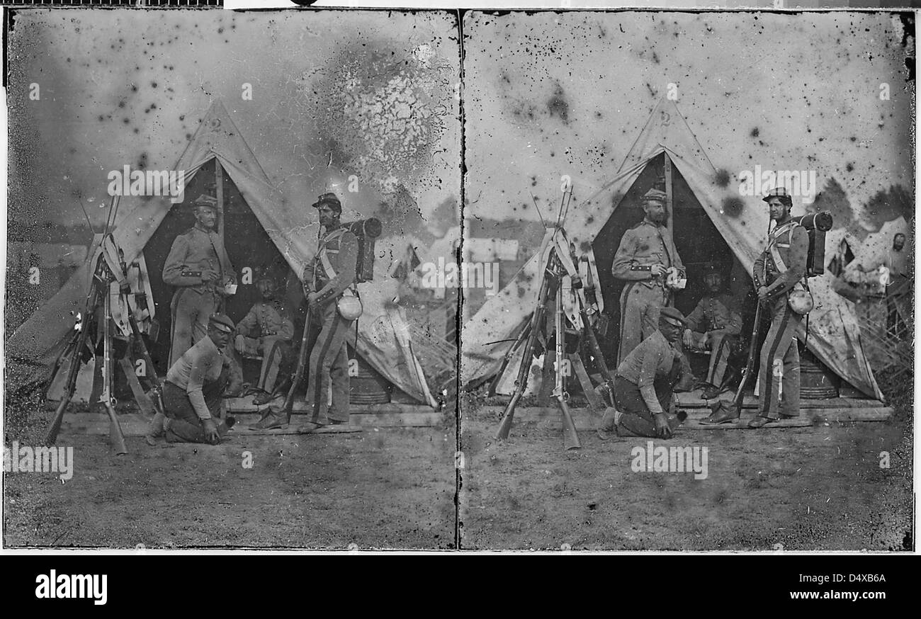 Cette photographie de Mathew Brady capture le 7th Infantry, un régiment de soldats afro-américains pendant la guerre de Sécession. Il est conservé aux Archives nationales des États-Unis. Banque D'Images