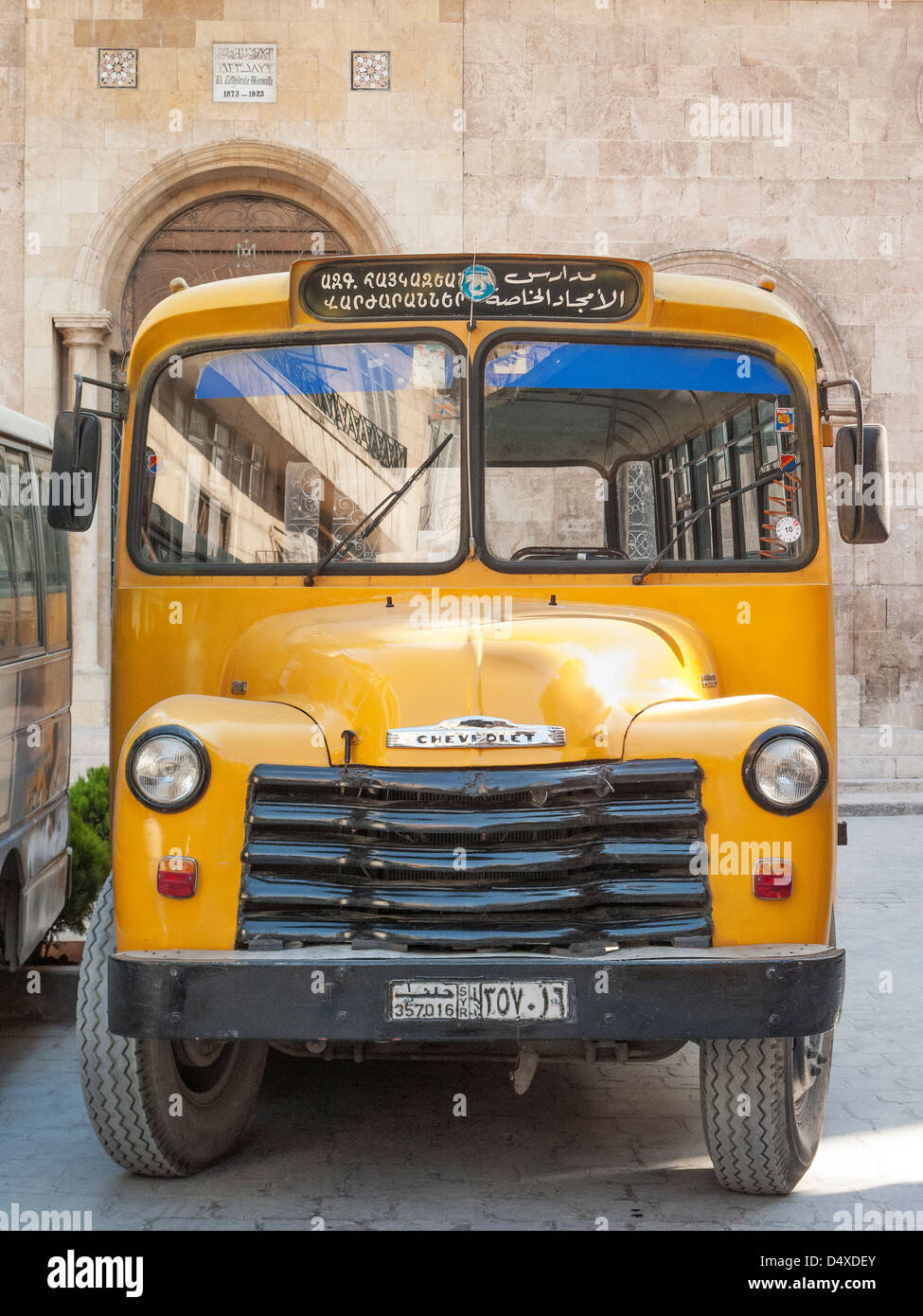 Chevrolet vintage bus scolaire arménienne d'Alep en Syrie Banque D'Images