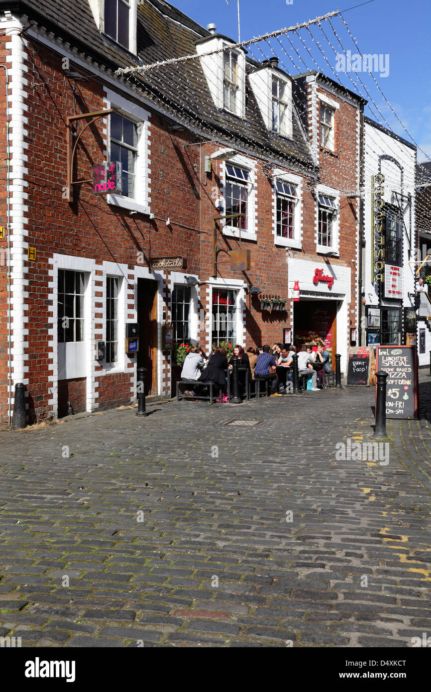 Ashton Lane Glasgow, près de Byres Road, Hillhead, dans le West End, Écosse, Royaume-Uni Banque D'Images