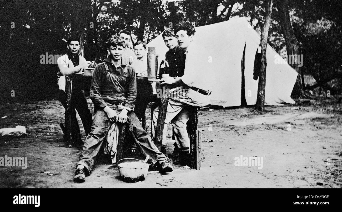 Photographie de Dwight D. Eisenhower, prise en 1907. Cette image représente ses premières années avant de devenir un général et plus tard président, une figure pivot dans la seconde Guerre mondiale et l'Amérique d'après-guerre. Banque D'Images