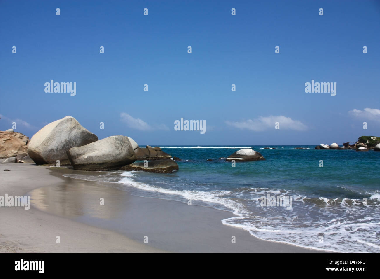 Plage dans le Parc National Tayrona, région des Caraïbes en Colombie. Banque D'Images