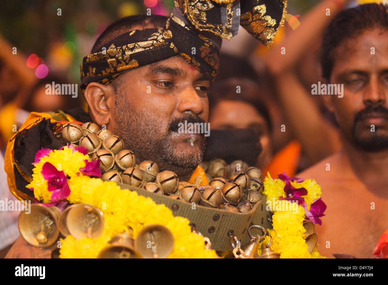 En dévot hindou Thaipusam fête religieuse annuelle dans les grottes de Batu, près de Kuala Lumpur, Malaisie. Banque D'Images