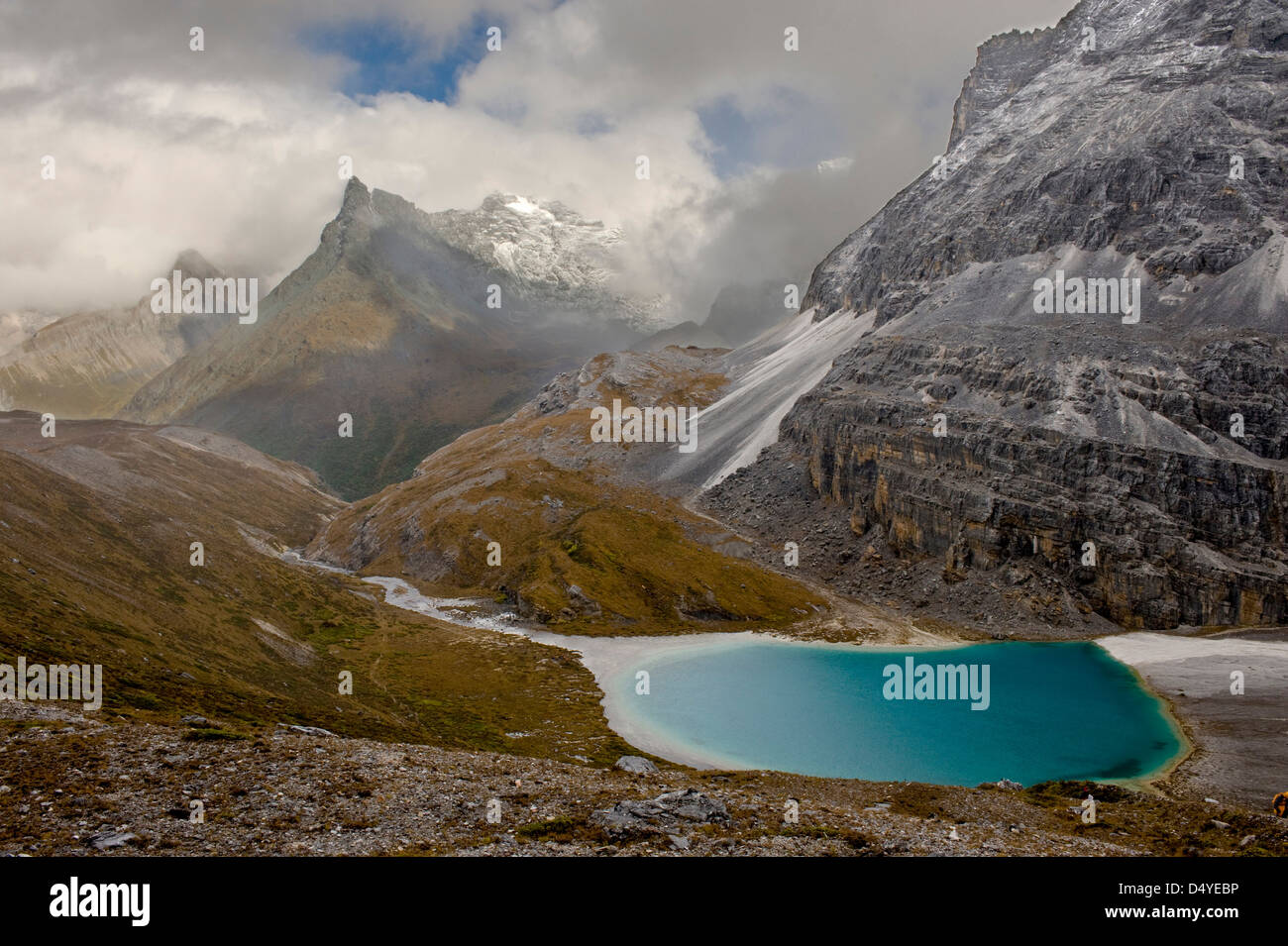 Lac de lait et de compensation, tempête, près de la réserve naturelle de Yading Daocheng, dans l'ouest de la province du Sichuan, Chine Banque D'Images