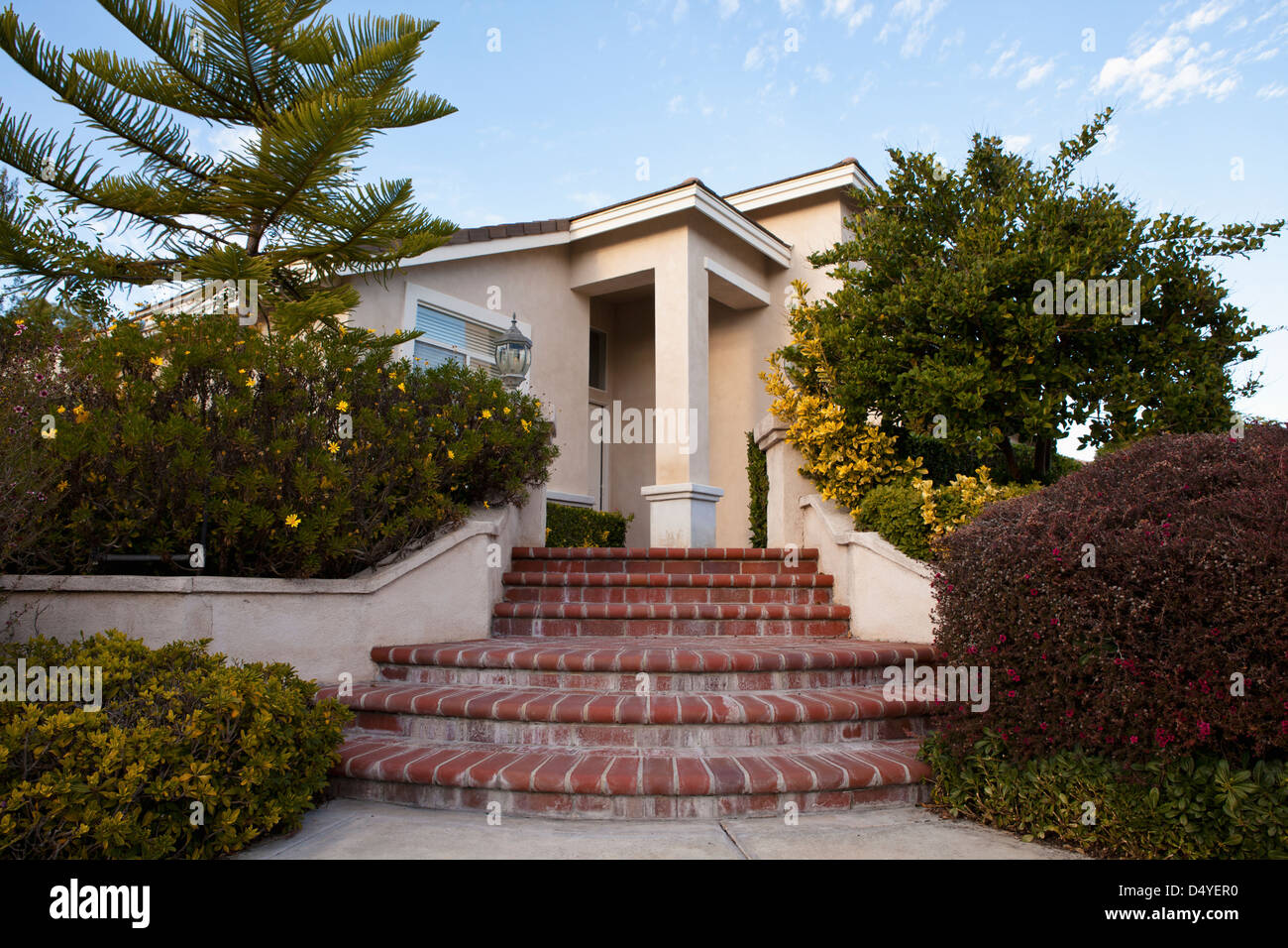 Entrée de la maison traditionnelle, Laguna Beach, Californie, USA Banque D'Images