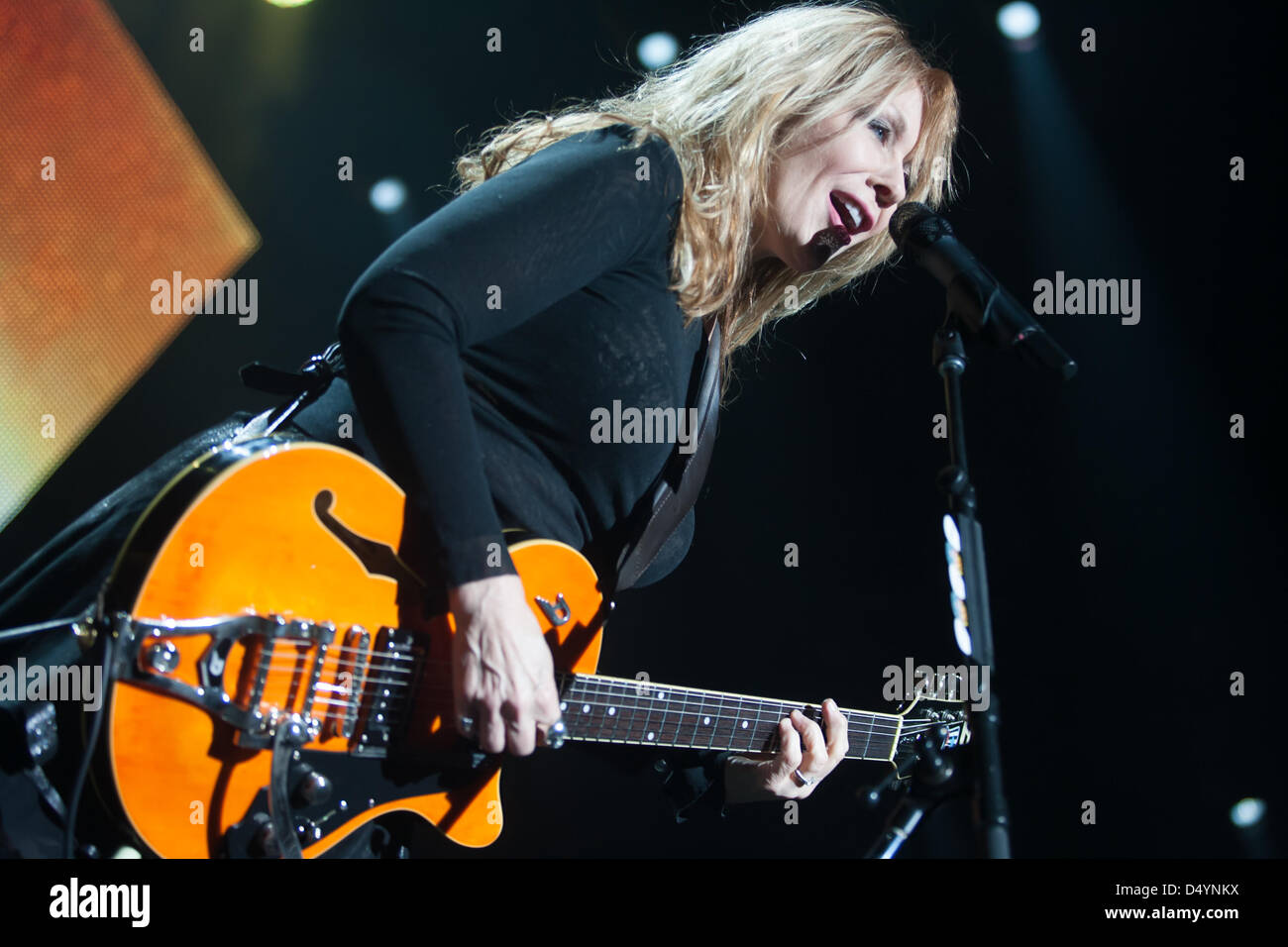 London, Ontario, Canada - le 20 mars 2013. Les soeurs Wilson, Ann et Nancy de la bande de roche coeur au John Labatt Centre devant plus de 2000 fans. Credit : Mark Spowart /Alamy Live News Banque D'Images