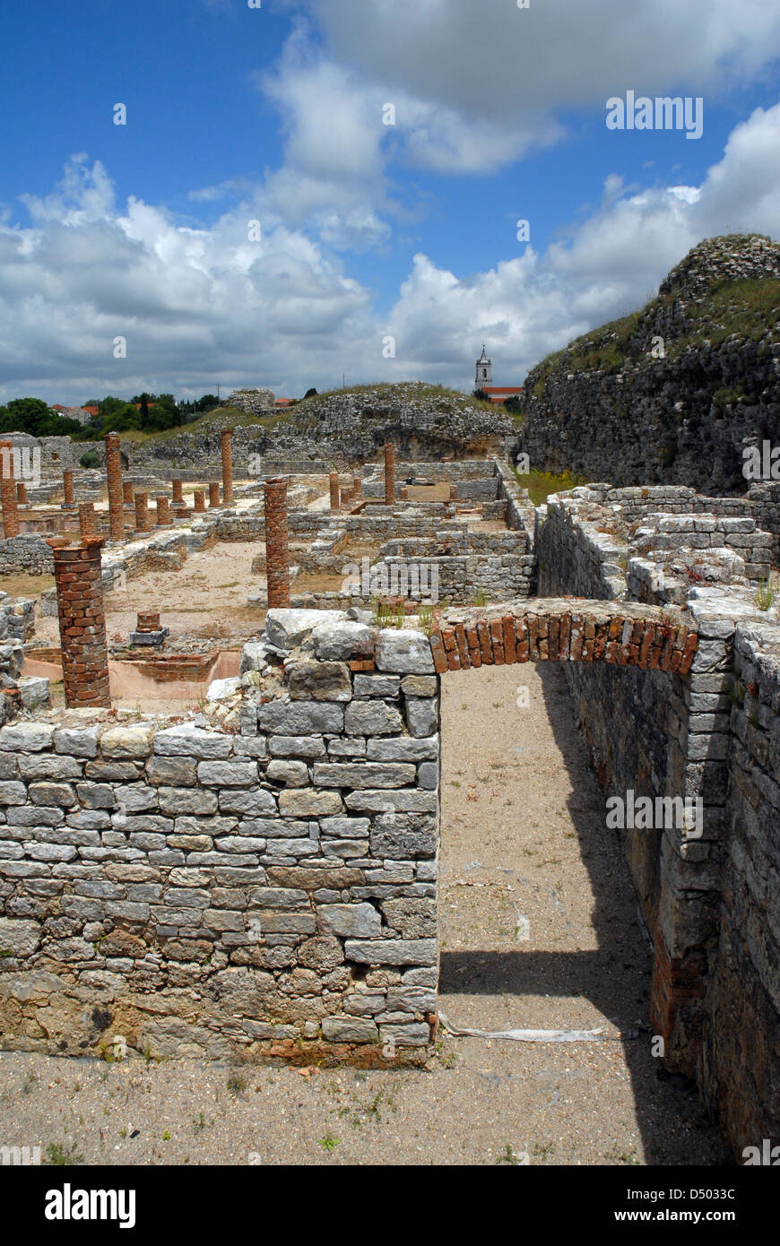 Maison de la swastika Villa mosaïques et mur de défense à Conimbriga. Les Ruines Romaines de Conimbriga, Coimbra, Beira Litoral, Portugal Banque D'Images
