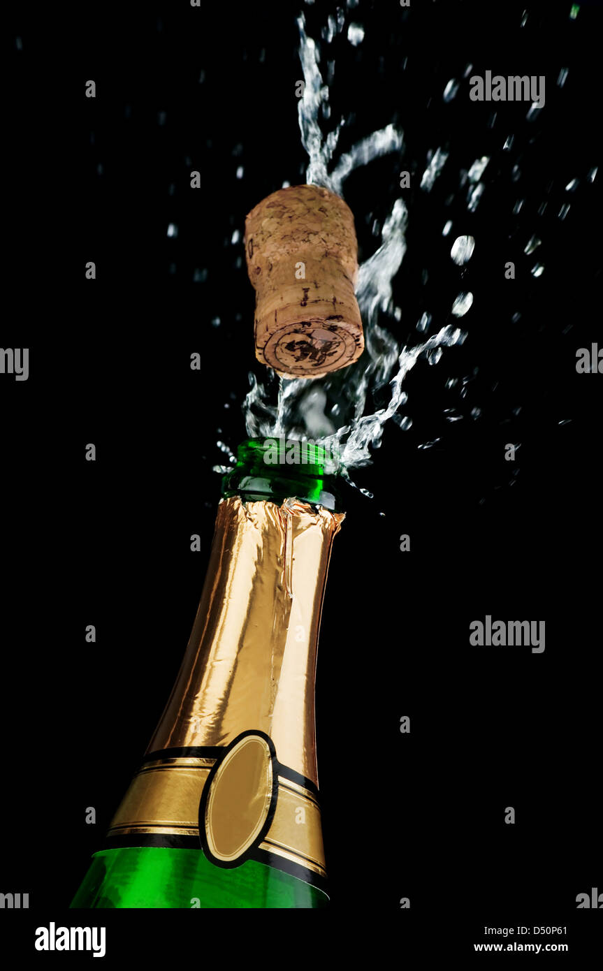 Champagne shot isolated on white Banque D'Images