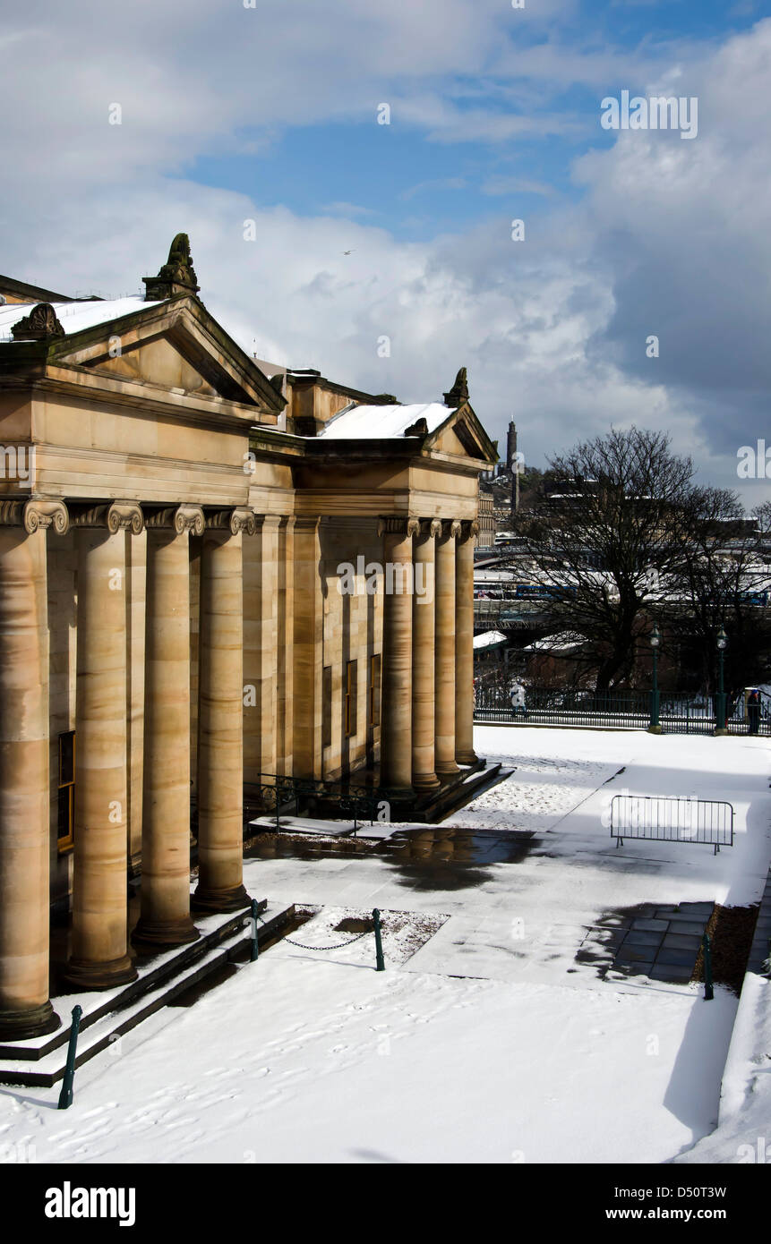 Edinburgh dans la neige : le Scottish National Gallery. Banque D'Images