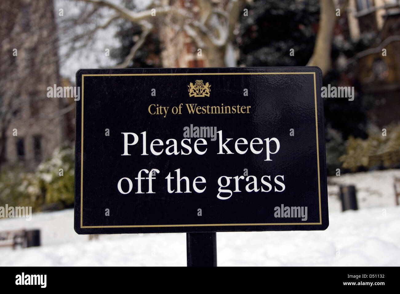 Veuillez garder de l'herbe s'identifier la ville de Westminster, London UK Banque D'Images