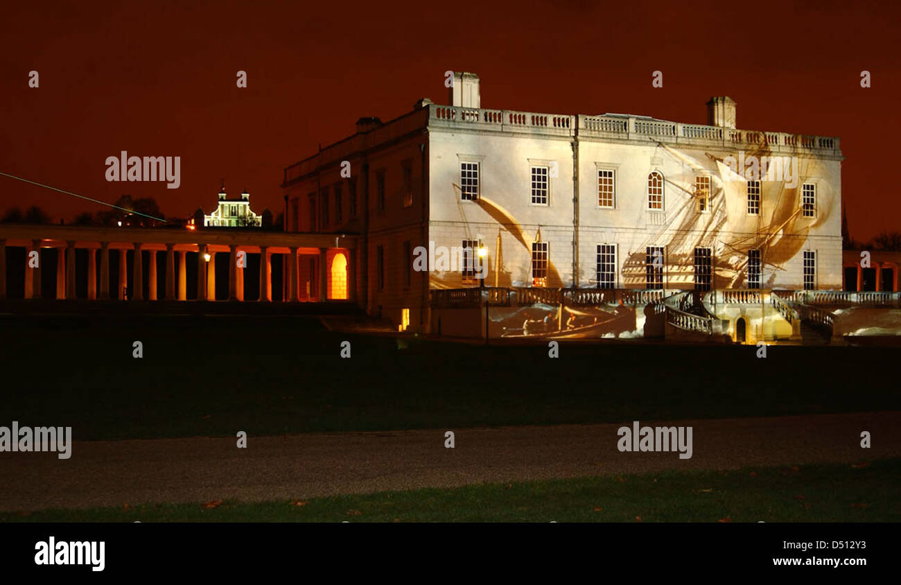 Cette image montre le Musée maritime national, la Maison de la Reine et l'Observatoire royal, soulignant l'importance maritime historique du Royaume-Uni. Banque D'Images