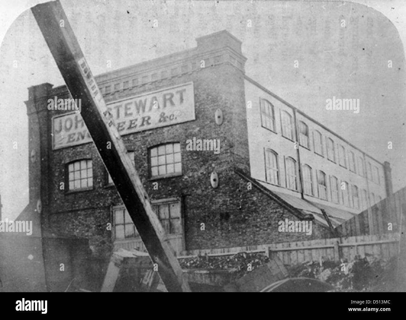 Cette image historique présente la Blackwall Ironworks de Mr. Stewart dans le quartier de Millwall à Londres, un site important de l'histoire maritime, capturé par le National maritime Museum. Banque D'Images