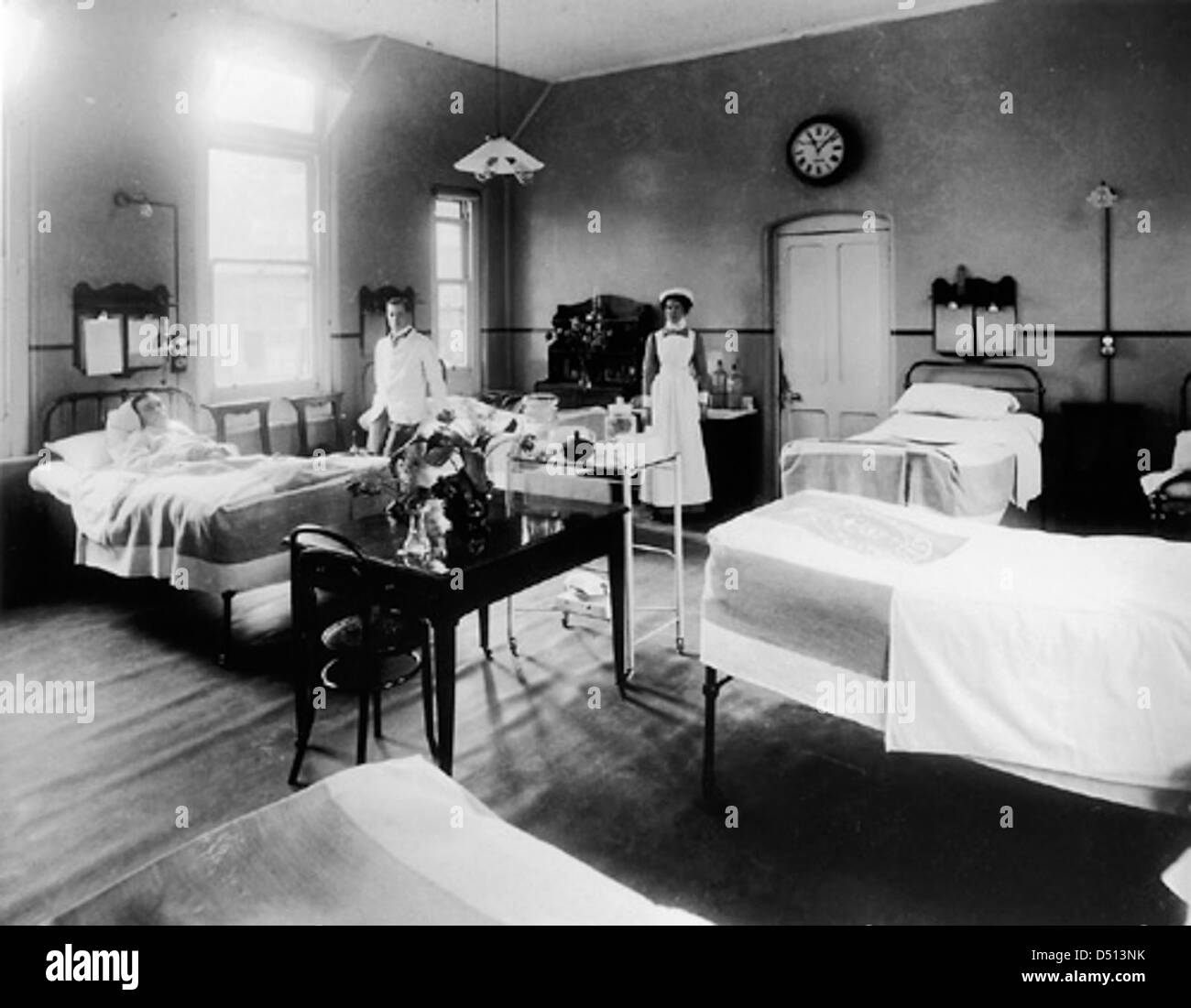 Le Seamen's Hospital du Royal Albert Dock, préservé par le National maritime Museum, était une institution importante pour soutenir la santé des marins. Cette photo historique reflète son rôle dans le bien-être maritime et les soins de santé au Royaume-Uni. Banque D'Images