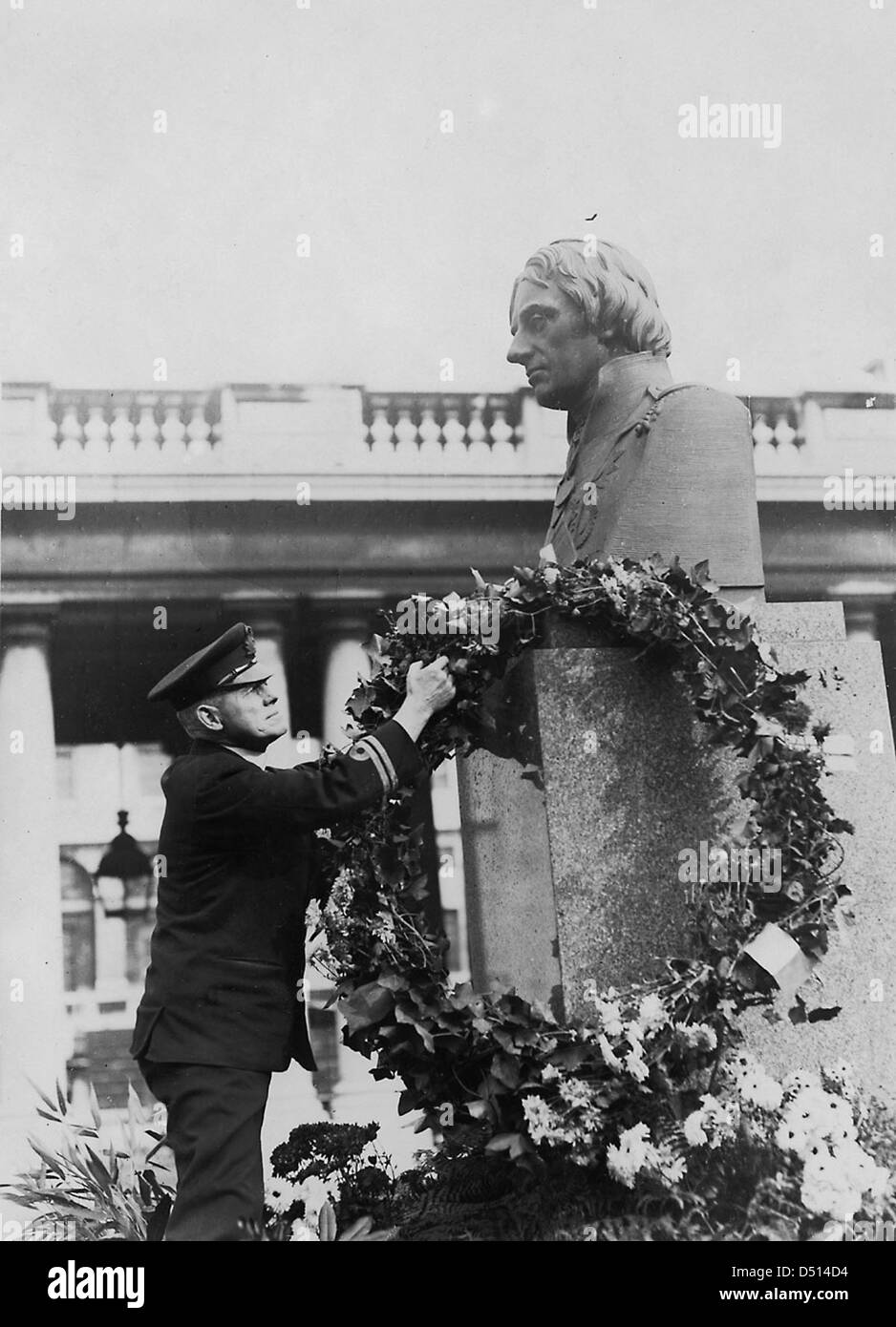 Le lieutenant G. Hunt commémorant Nelson sur Trafalgar 24, 1929 Banque D'Images