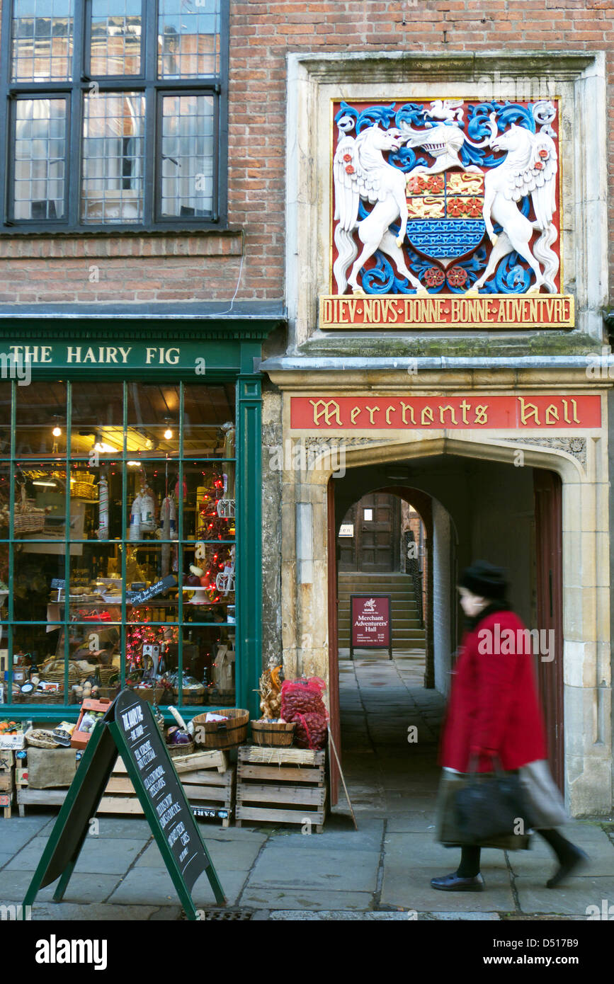 L'entrée de la Merchant Adventurer's Hall sur Fossgate à York, Yorkshire, Angleterre Banque D'Images