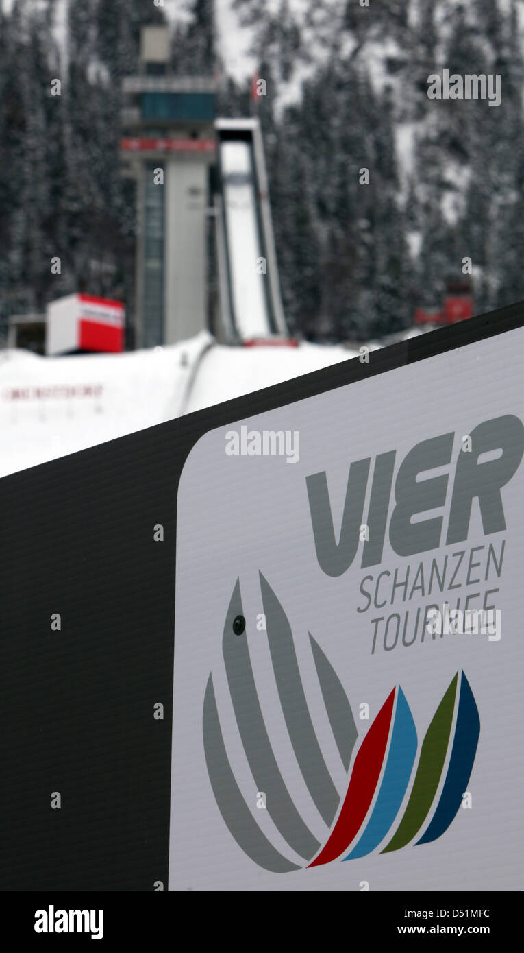 Vue sur le saut à ski Hill à la 59e Vierschanzentournee à Oberstdorf, Allemagne, le 28 décembre 2010. Photo : Daniel Karmann Banque D'Images