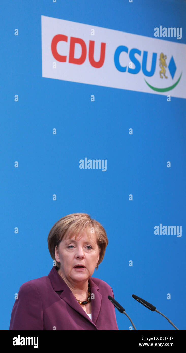 La chancelière allemande Angela Merkel donne une déclaration de presse conjointe avant la réunion du présidium de la CDU et la CSU à Berlin, Allemagne, 26 septembre 2010. Des plans de réforme de l'armée sont sur le dessus de l'ordre du jour. Photo : Jens Wolf Banque D'Images
