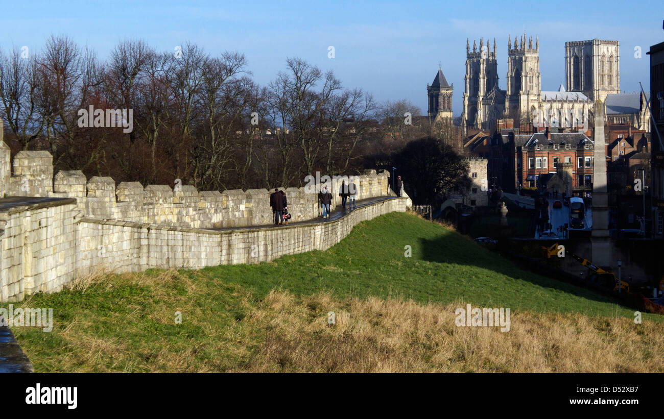 Les murs de la ville de New York, avec le ministre au-delà Banque D'Images