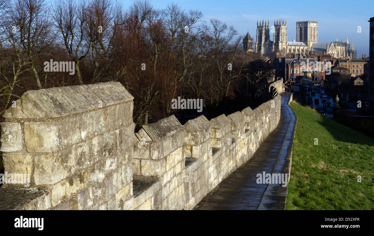 Les murs de la ville de New York, avec le ministre au-delà Banque D'Images