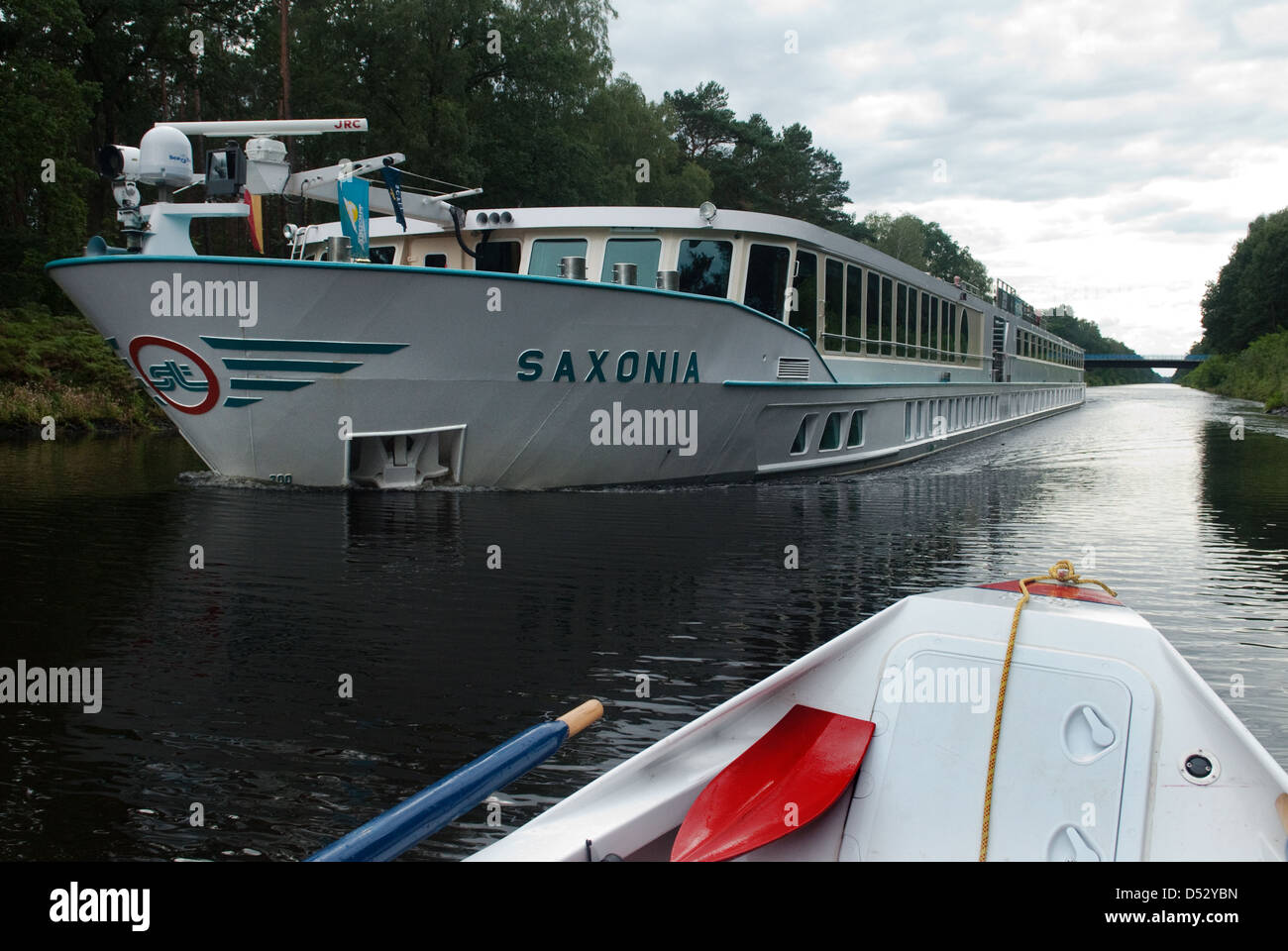 Bateau sur le fleuve Havel, Allemagne Banque D'Images