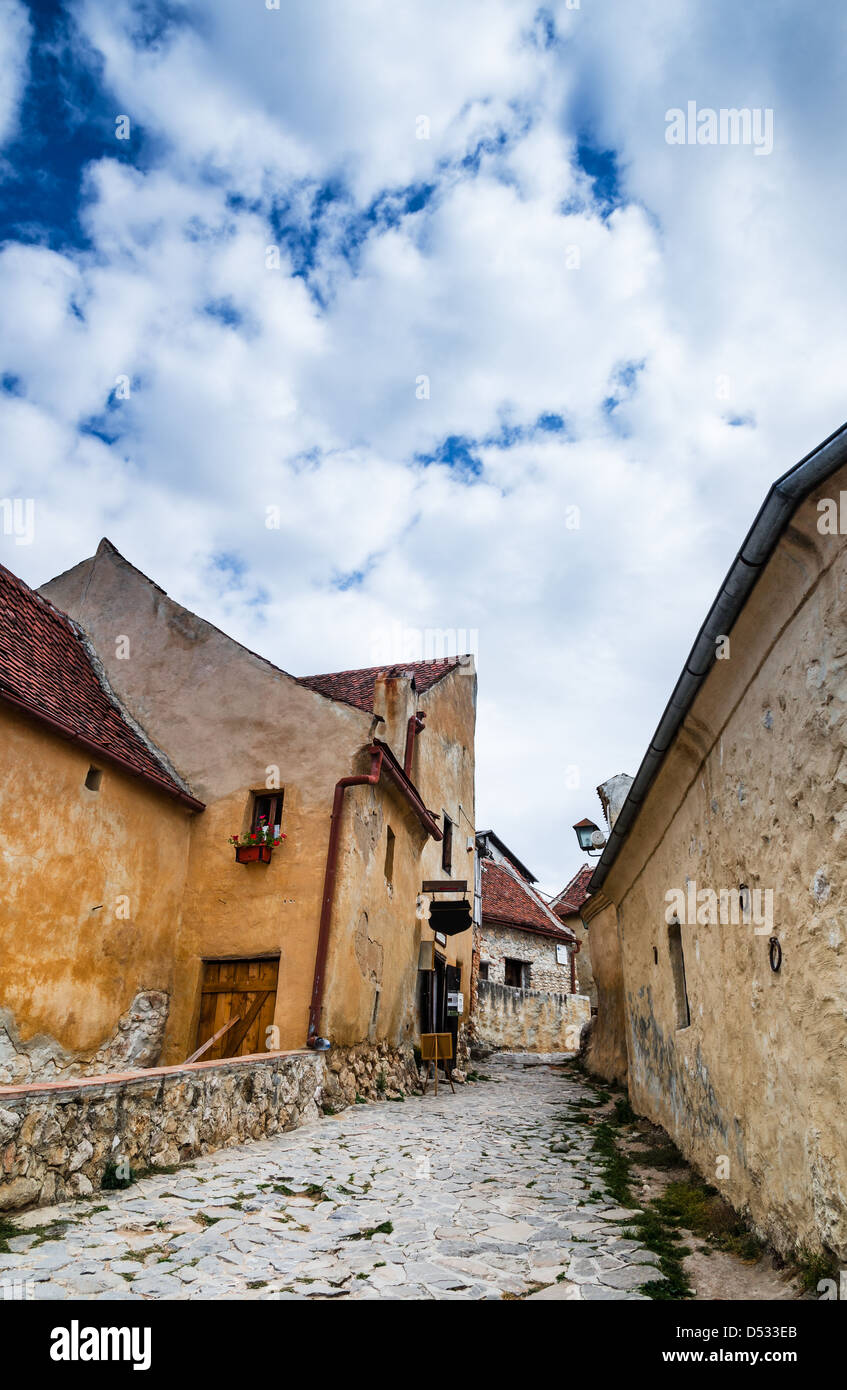 La citadelle de Rasnov a été construit autour de l'année 1215 par les chevaliers teutoniques, près de Brasov en Transylvanie, partie de nowday Roumanie. Banque D'Images
