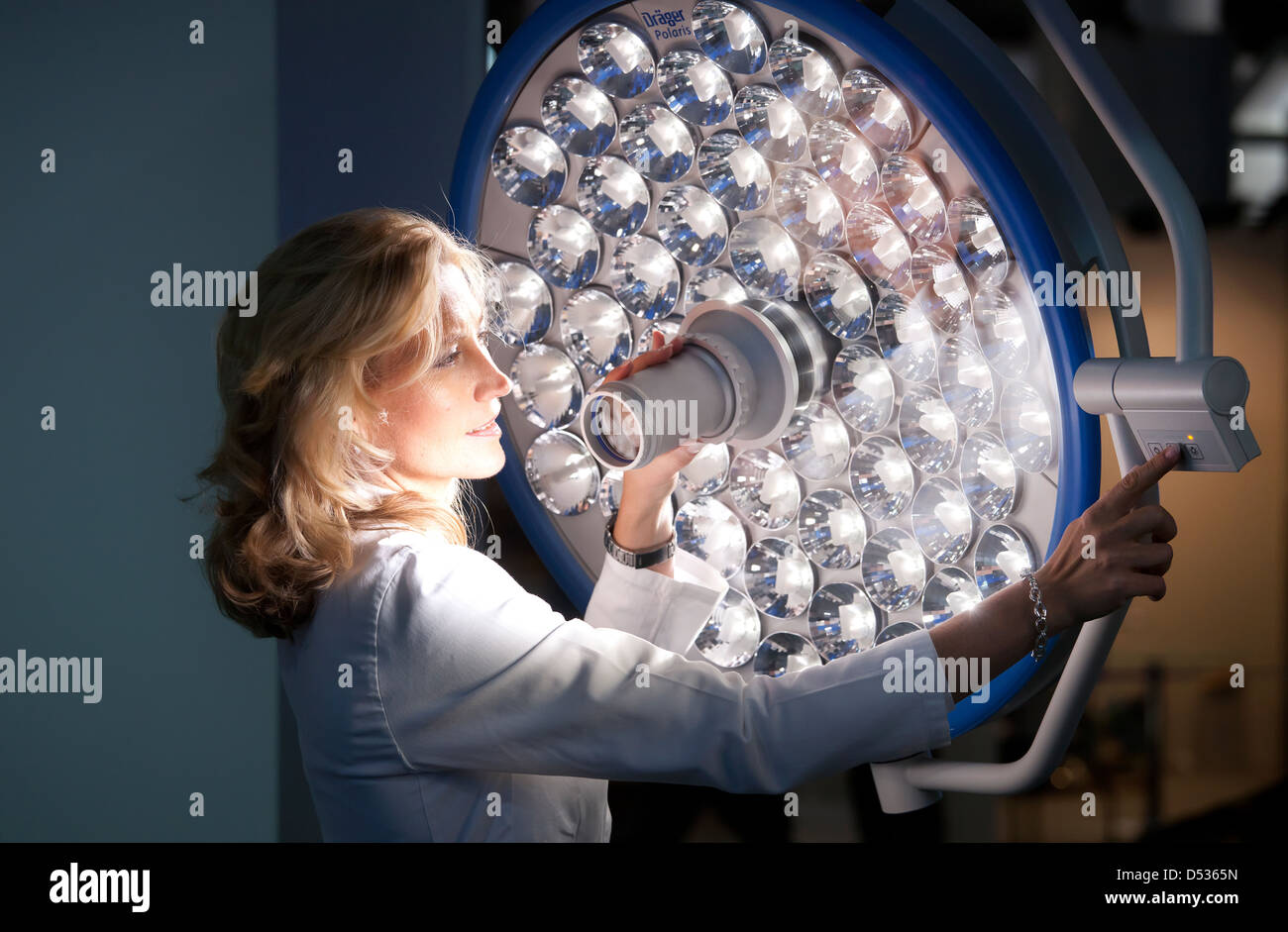 Düsseldorf, Allemagne, avec lumière chirurgicale médecins à Medica Banque D'Images