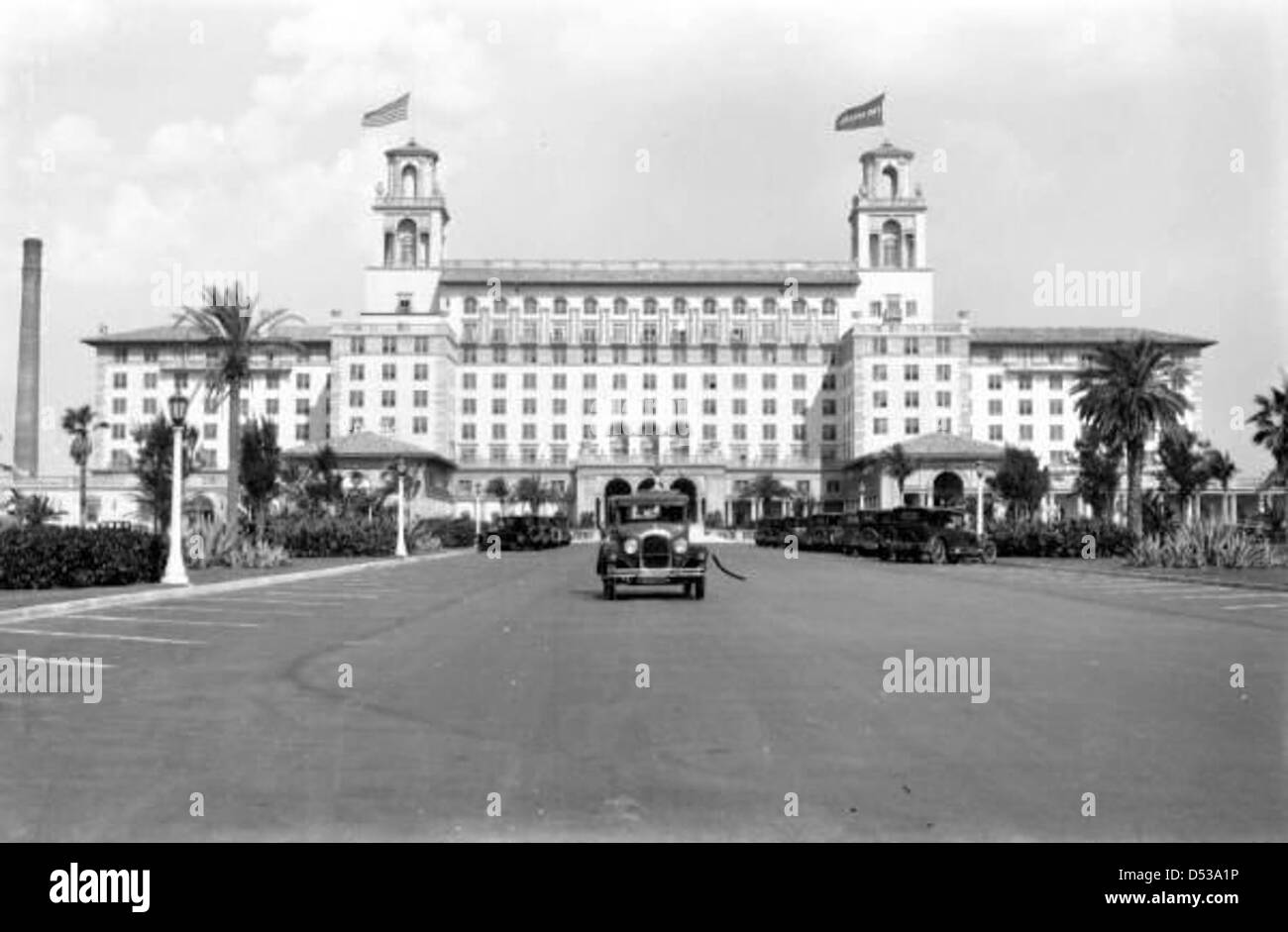 L'hôtel Breakers à Palm Beach, en Floride, a été créé dans les années 1920 par l'industriel Henry Flagler. L'hôtel est reconnu pour son importance historique et son inscription au registre national des lieux historiques. Il reste une destination touristique de premier plan dans le comté de Palm Beach. Banque D'Images L'hôtel Breakers à Palm Beach, en Floride, a été créé dans les années 1920 par l'industriel Henry Flagler. L'hôtel est reconnu pour son importance historique et son inscription au registre national des lieux historiques. Il reste une destination touristique de premier plan dans le comté de Palm Beach. Banque D'Images