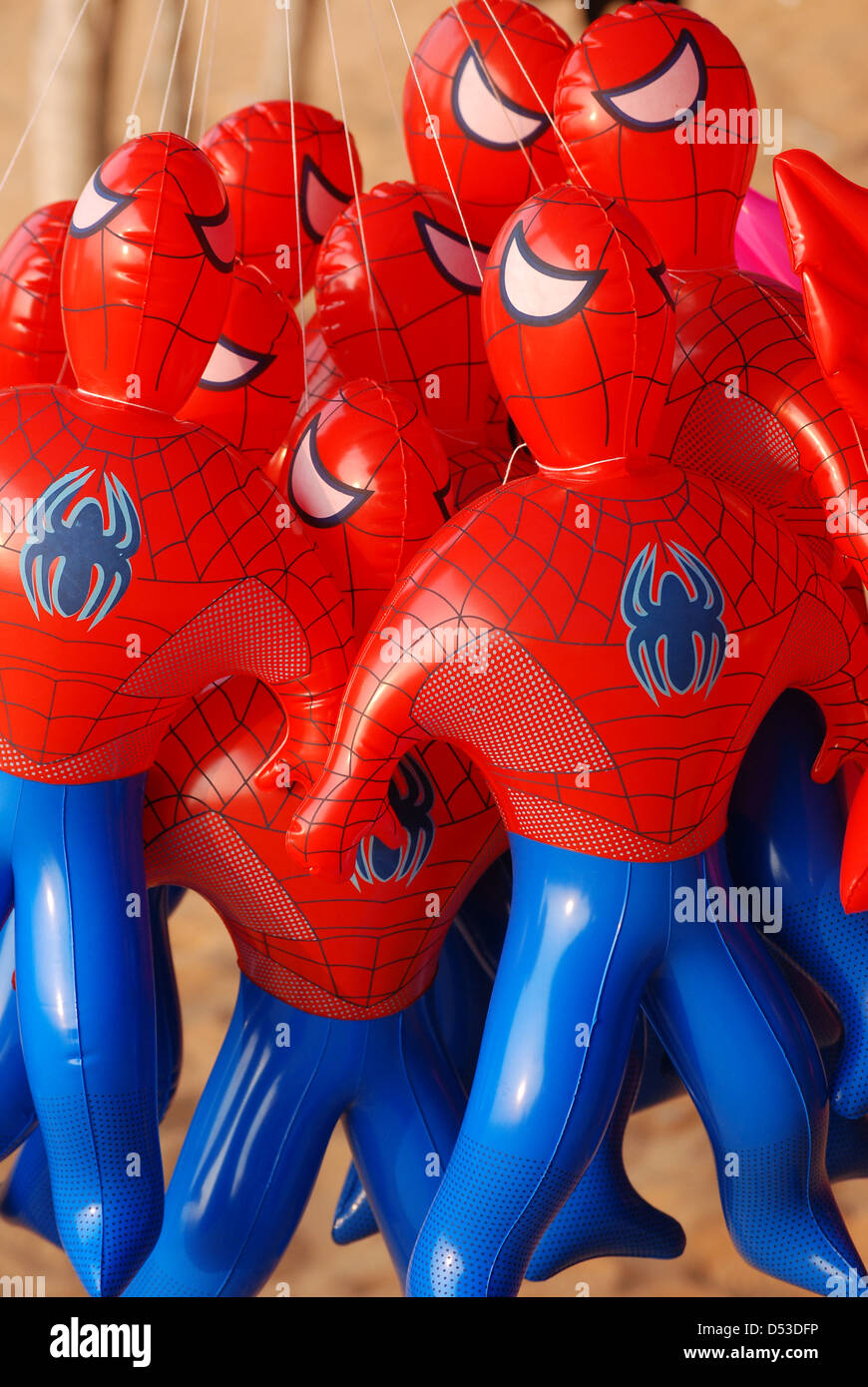 Spiderman gonflable dolls,Inde Banque D'Images