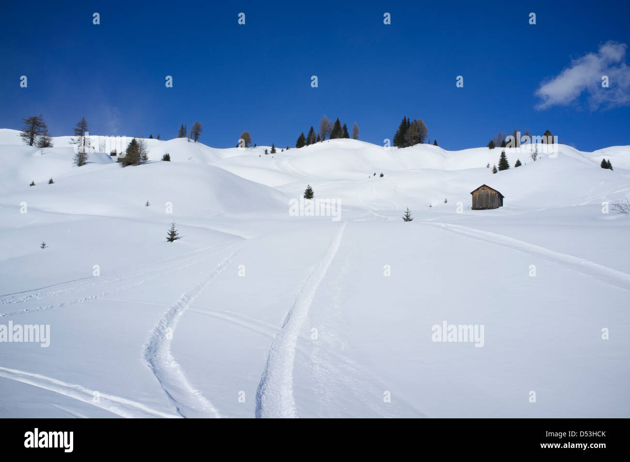 La neige fraîche à la station de ski Alta Badia, dans les Dolomites, le Tyrol du Sud, Italie Banque D'Images