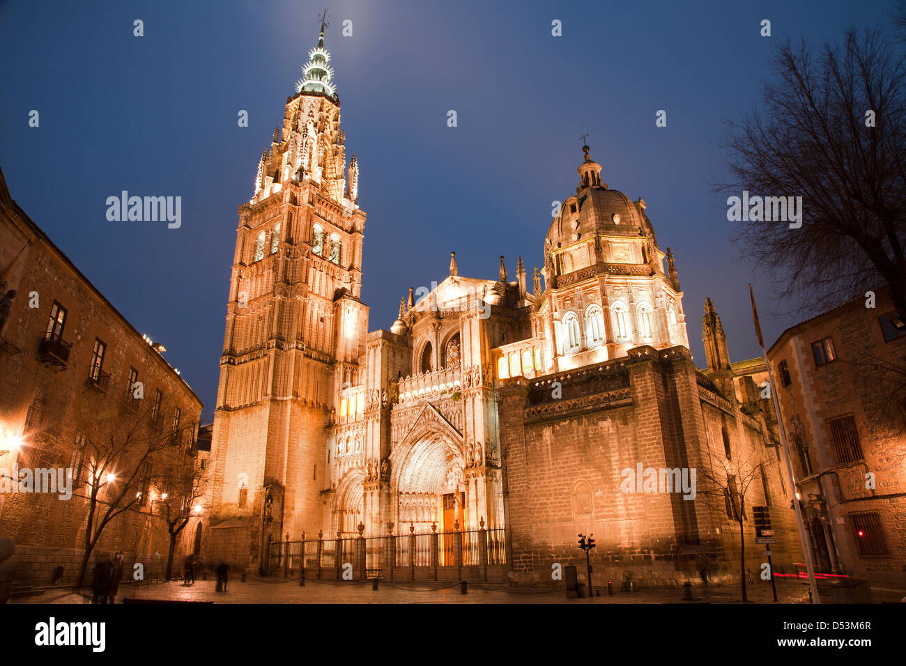 Toledro - Cathédrale Primada Santa Maria de Toledo au crépuscule Banque D'Images