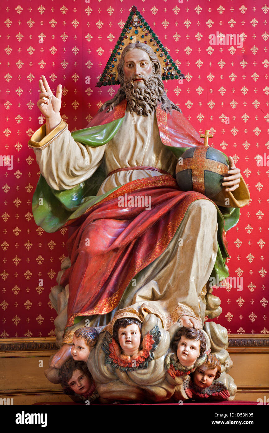 MADRID - 9 mars : Statue de Dieu le créateur dans l'église gothique San Jeronimo el Real le 9 mars 2013 à Madrid. Banque D'Images