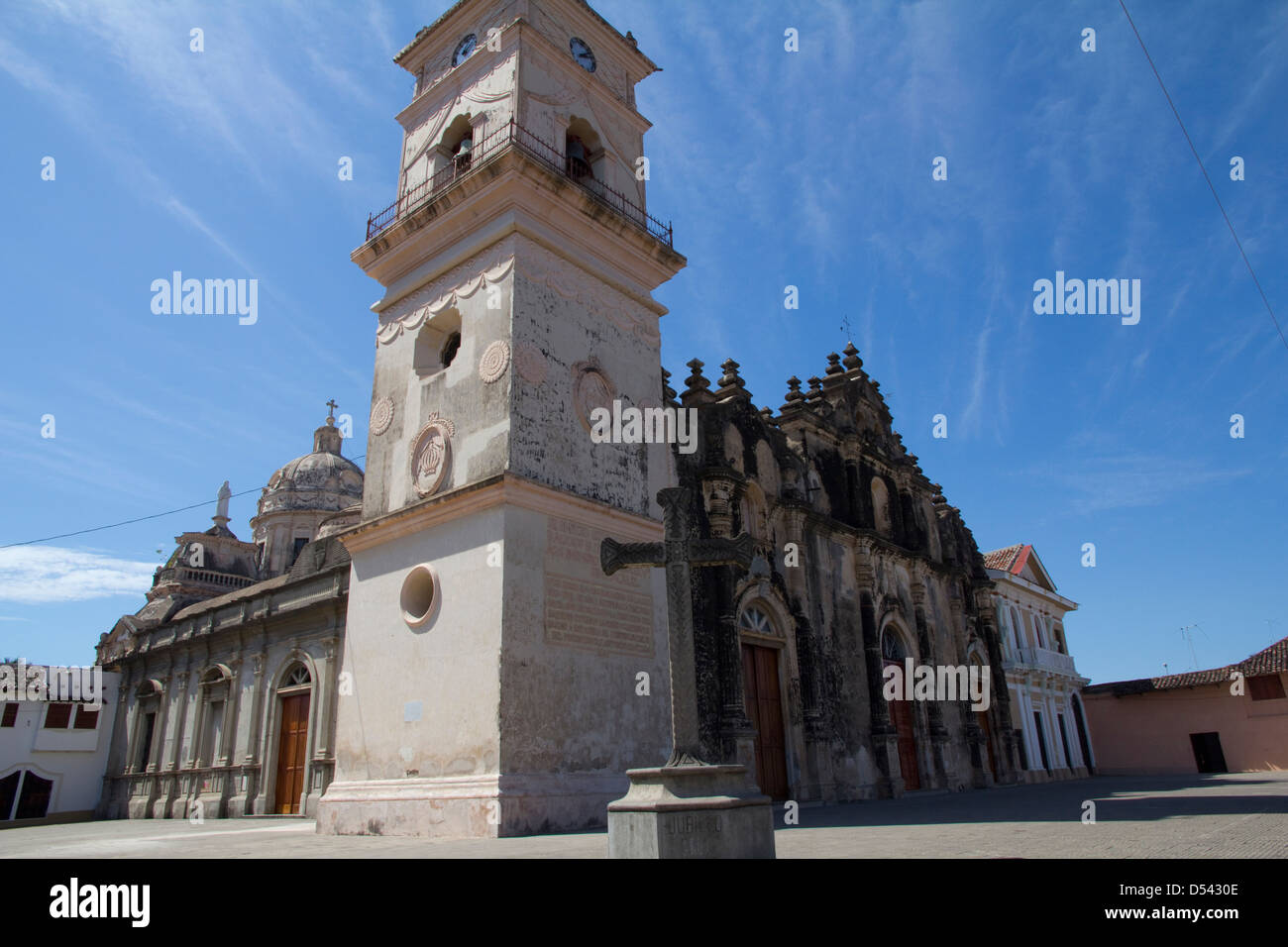 Iglesia Merced, à la façade baroque (1534) a été détruit dans une guerre civile (1850) et reconstruite par la suite, le Nicaragua Banque D'Images