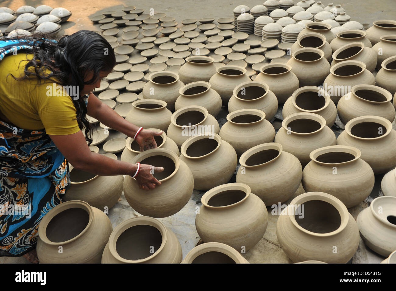 La poterie traditionnelle de Bangladesh Photo Stock Alamy