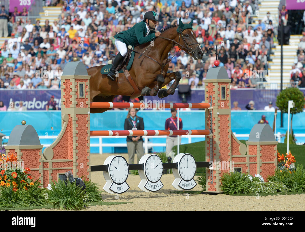 Ramzy Al Duhami cheval Bayard van de Villa, l'Arabie saoudite (KSA). Saut d'équipe Banque D'Images