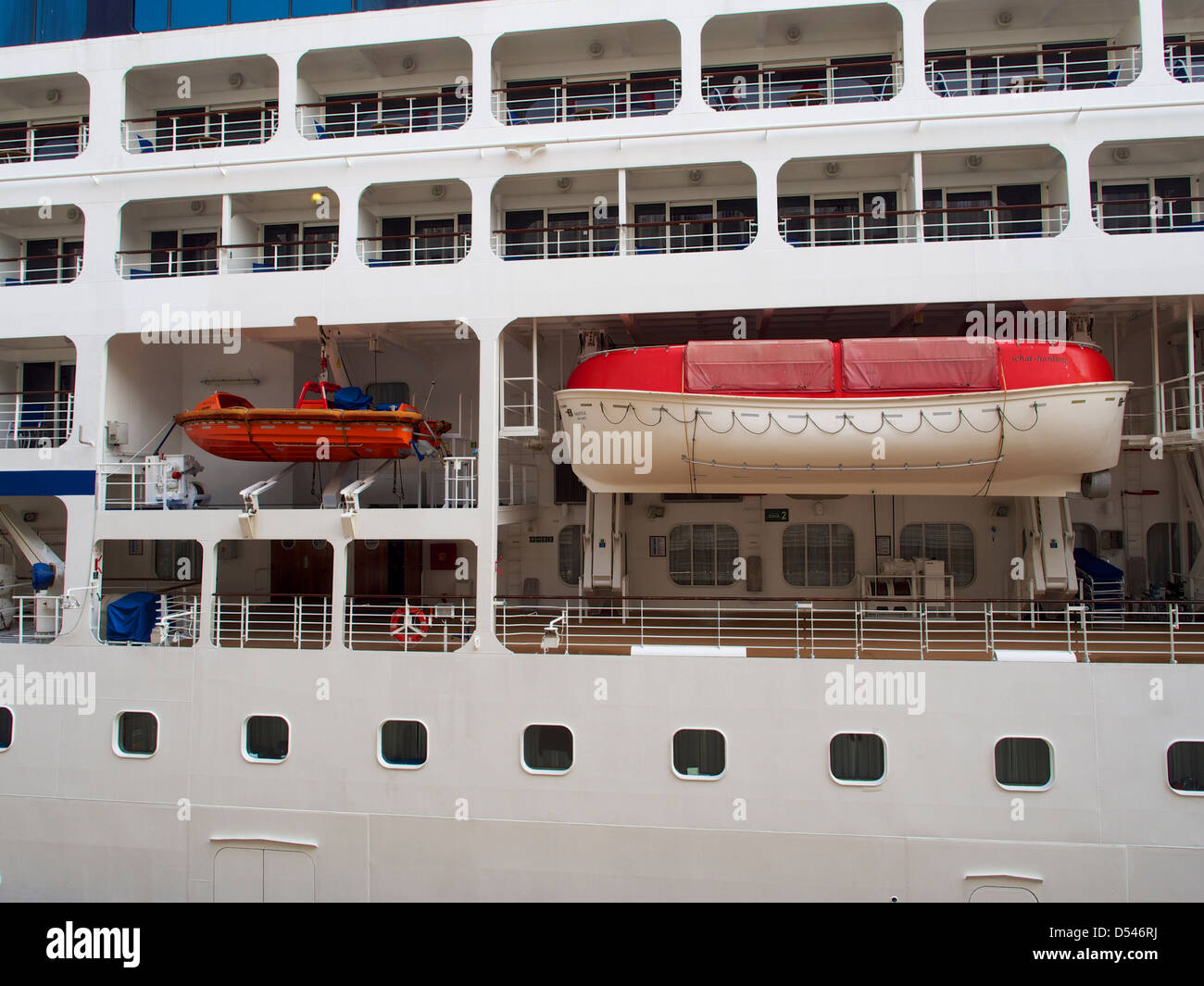 Star cruise navire amarré au terminal de l'océan à Tsim Sha Tsui, Hong Kong Banque D'Images